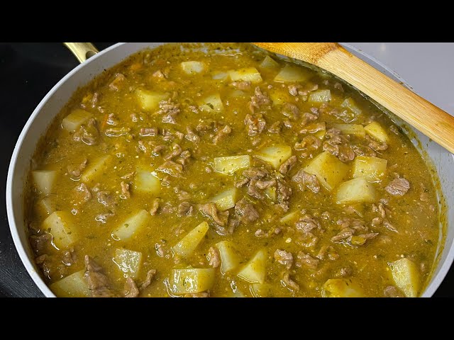 How To Make Delicious CARNE CON CHILE VERDE Y PAPAS! | Steak With a Green Sauce and Potatoes!