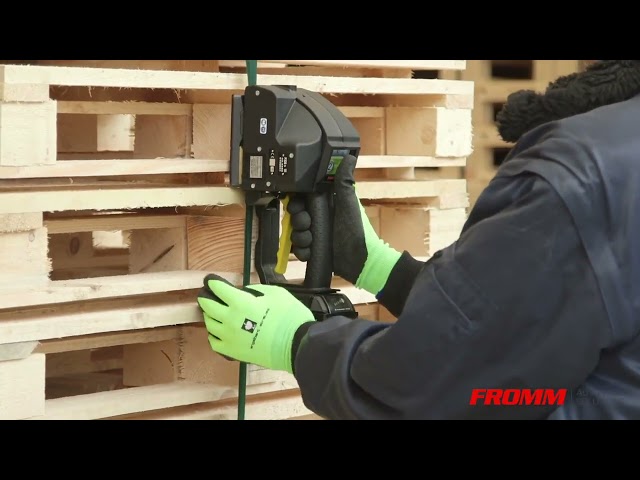 Revolution in der Holzbranche: FROMM's Automatisierte Umreifungs- und Folienstretchlösungen