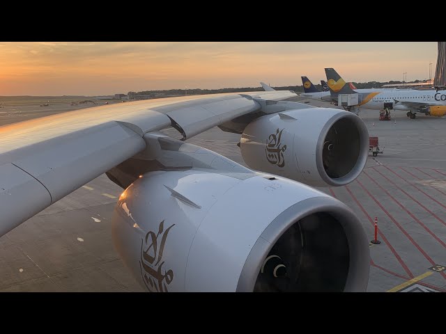 Airbus A380 - Landung in Hamburg (HAM)