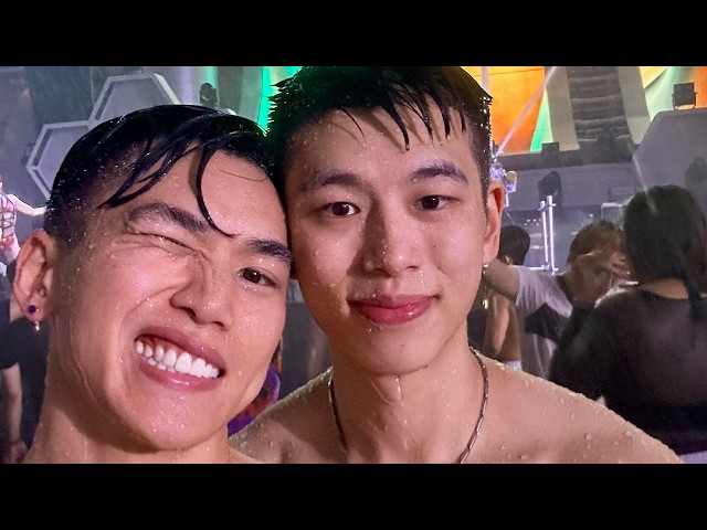 HOTTEST Kiss In PUBLIC ❤️️🥵️ Boy Love Gay Couple Vlog