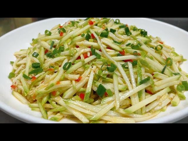 This recipe of zucchini is very popular. It costs NT$38 per serving in a restaurant, but only NT$3