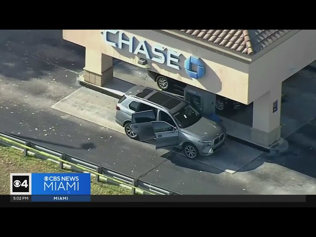 Police investigate murder-suicide at Southwest Miami-Dade Chase ATM drive-thru