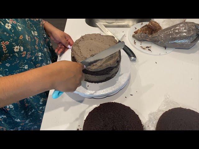 DIY | How to ice your cake like a PRO | Part 1