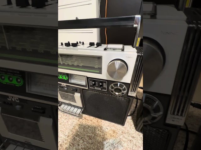 Dual Mono Boombox Style! 😱🫡 JVC RC-838