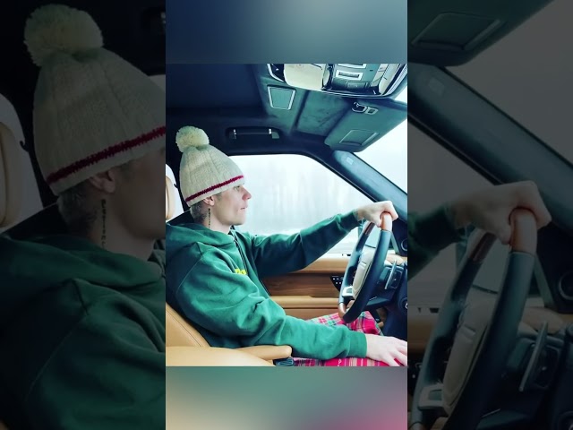 Justin Bieber singing Mistletoe while driving home for Christmas 🥰🎄 #shorts