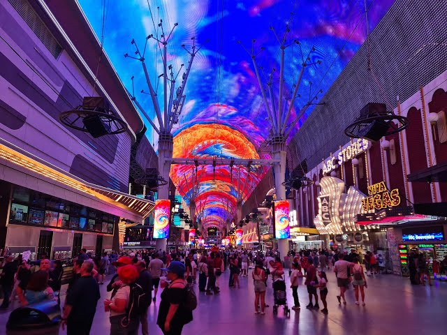 Walking through Fremont Street in Las Vegas - 360° Video