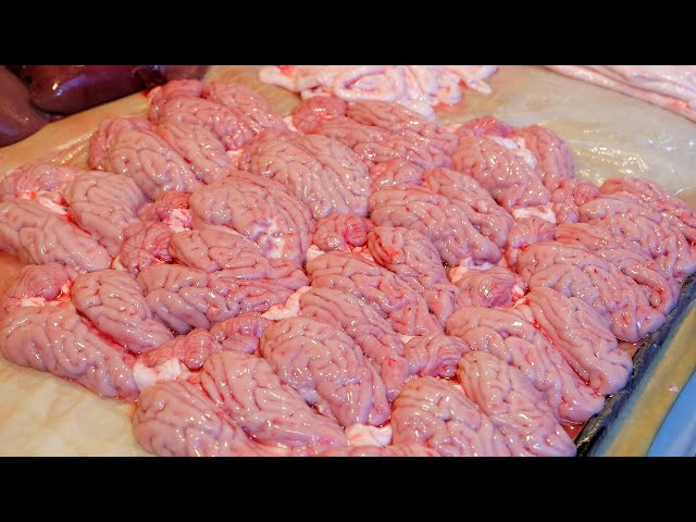 Taiwanese Street Food-Pig Brain Soup,Pork Kidneys with Sesame Oil/豬腦湯 炒龍骨髓 麻油腰子麵線-Liuhe Night Market