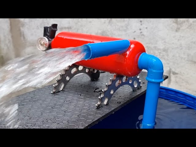 HOMEMADE WATER PUMP, a good idea for used fire extinguishers