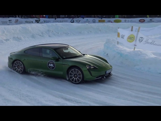 Porsche Taycan Turbo SOUND & DRIFTING ON ICE!