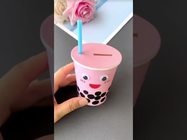 You can make a cute coin piggy bank for your child with a disposable paper cup, let's try it