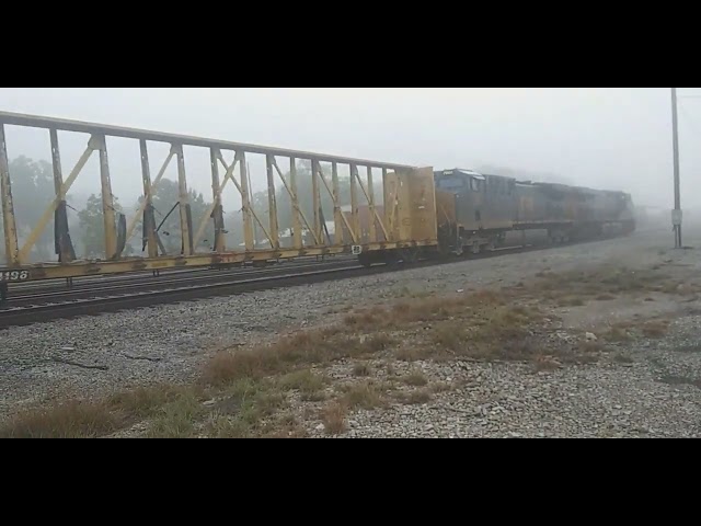 CSX M523 Leads to Stop by Flomaton Alabama to Pickup some Freight Cars
