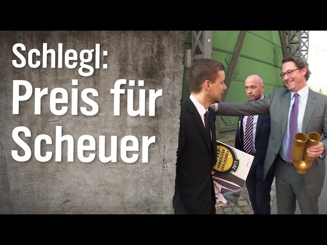 Schlegl in Aktion: Verleihung des Goldenen Auspuffs an Andreas Scheuer | extra 3 | NDR