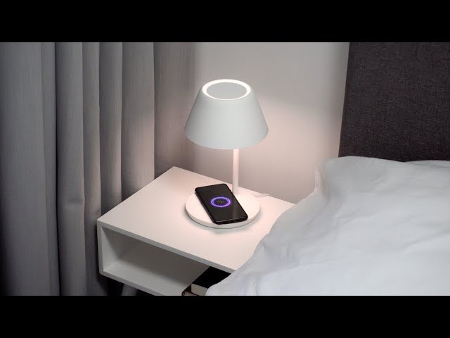 This Xiaomi backed SMART Desk/Nightstand Lamp has wireless charging 🔥