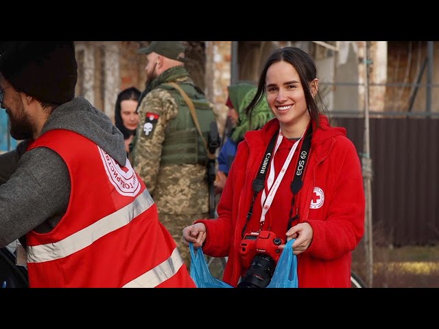 How volunteers help to defend Ukraine.