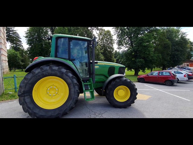 E ovo je traktor John Deere 6520