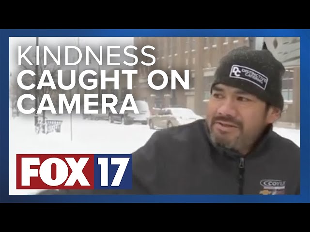 FOX 17 reporter spots catering company braving blizzard to deliver meals to those in need
