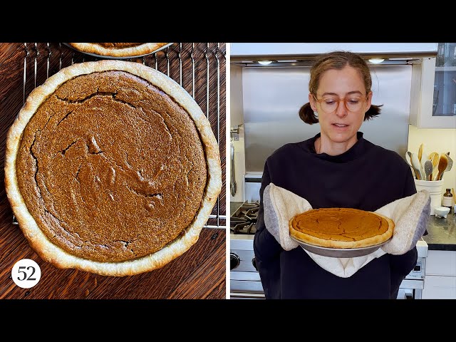 A Perfectly Fluffy Fall Pumpkin Pie | Amanda Messes Up in the Kitchen