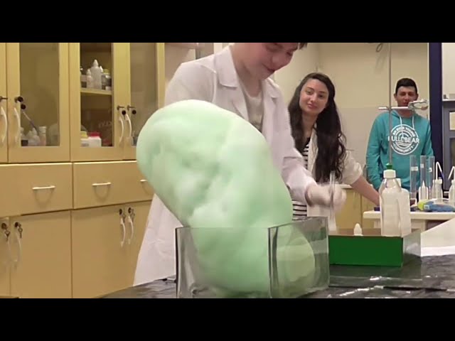 Πειράματα Χημείας Μαθητών: Elephant Toothpaste-H Oδοντόπαστα του Ελέφαντα