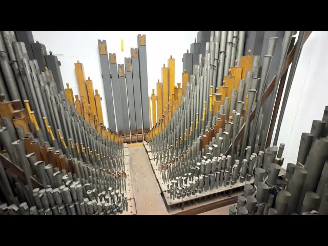Organ recording in 3D binaural audio (headphones) Ormskirk Parish Church - We manufacture the SR3D!