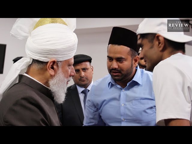 The Caliph in Germany - All Access (Part 2) - 300 Refugees