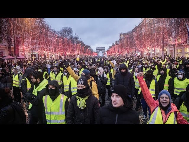YELLOW VEST ACT 22: Protests INTENSIFY while Macron Turns to VIOLENCE!!!