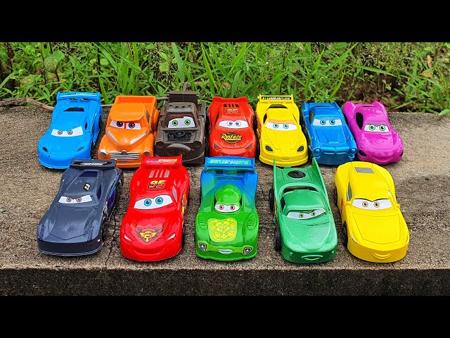 Looking Disney Pixar Cars 3 | Lighting McQueen, Tow Mater, Cruz Ramirez, Jackson Storm cars toy