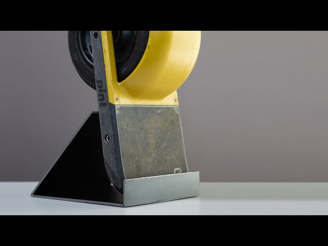 3 DIY Onewheel Stands (Acrylic, Steel, Plywood)