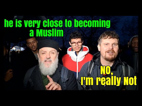 Speakers Corner- Bob talks to a Irish Ahmadiyya Muslim Ex-Catholic who thinks he has the Holy Spirit
