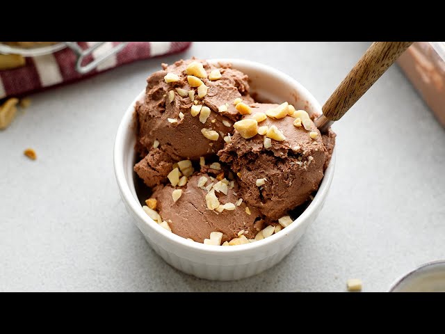 Low-Carb PB & Chocolate Ice Cream (Only 5 Ingredients!)