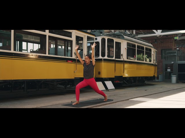 YEZ Yoga | Lunch Flow mit Amuna Schmid im SSB-Straßenbahnmuseum