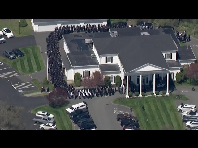 Hundreds attend wake for fallen Mass. officer