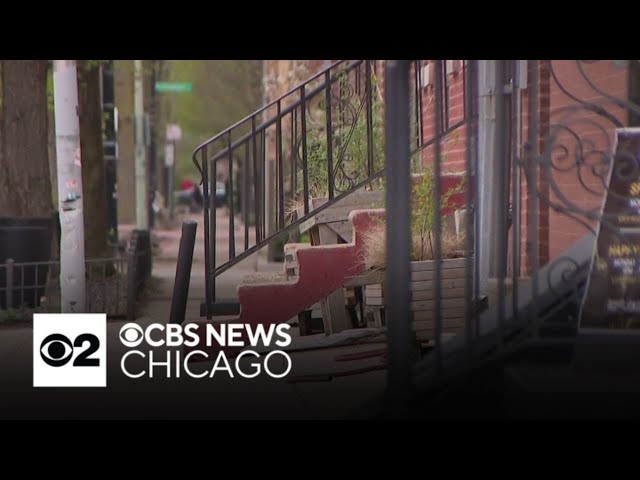 Armed robbery spree hits Chicago's North, Northwest sides