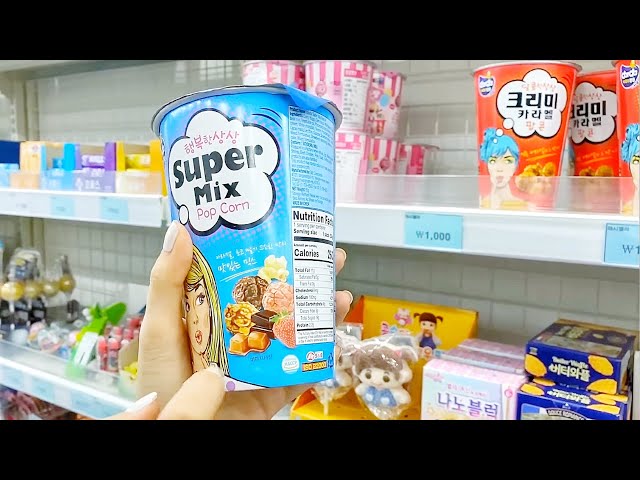 Thử thách mua FULL đồ màu BLUE ở cửa hàng tiện lợi Hàn Quốc 💙