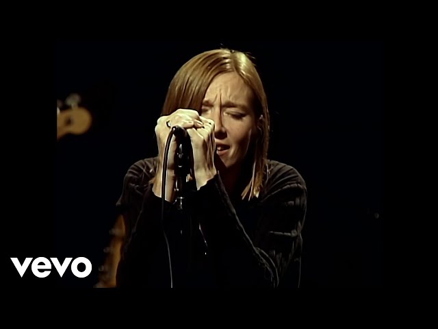 Portishead - Undenied (Live From The Roseland Ballroom NYC)