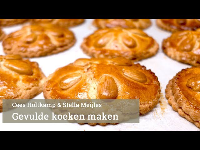Cees Holtkamp maakt gevulde koeken