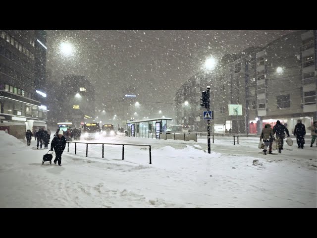 Heavy Snowfall in Helsinki, Finland ❄️☃️🌨️ 18 January 2024