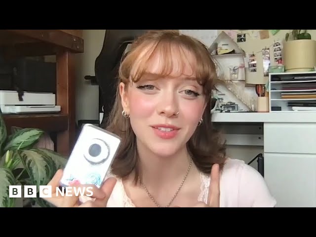 What’s behind the digital camera revival TikTok trend? - BBC News