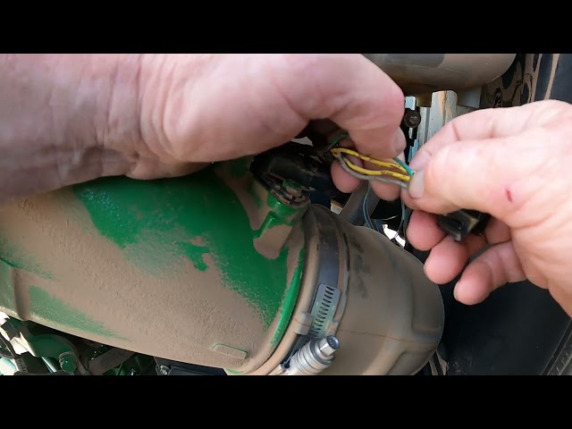 E74 | Larry Gives Pro Tips Repairing John Deere 9460R Tractor Air Intake Sensor Throwing Codes