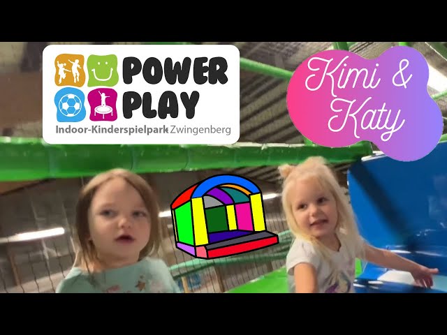 Im indoorspielplatz Power Play in Zwingenberg mit Kimi und Katy