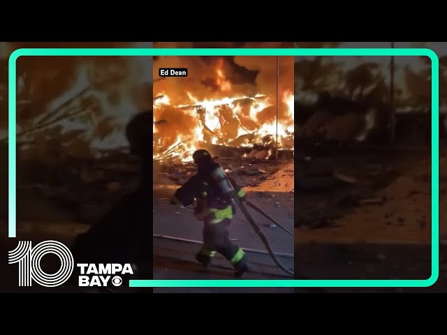 Moments after plane crashes into Clearwater, Florida mobile home park captured on video