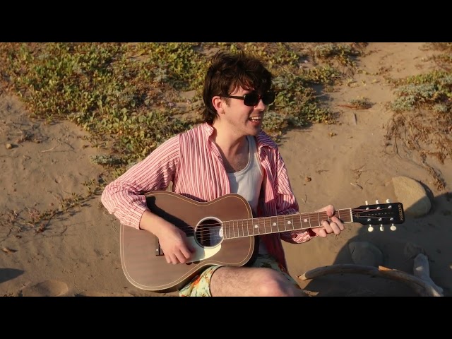 Declan McKenna - Elevator Hum [Acoustic from The Beach]