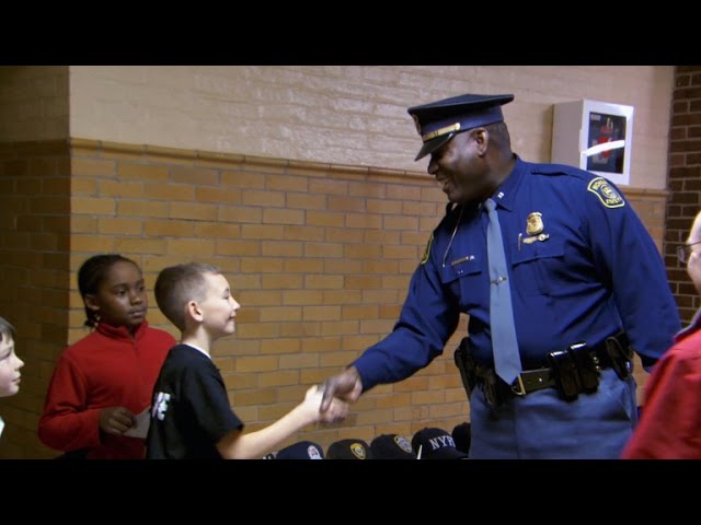 11-year-old throws "Thank You" party for police