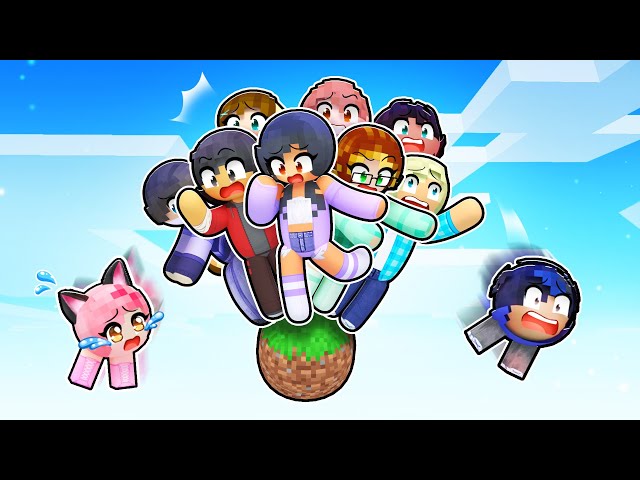 10 FRIENDS on ONE SPHERE in Minecraft!