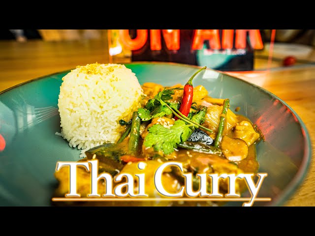 Schnelles Thai Curry mit Hähnchen und Kokosmilch | 4K REZEPT