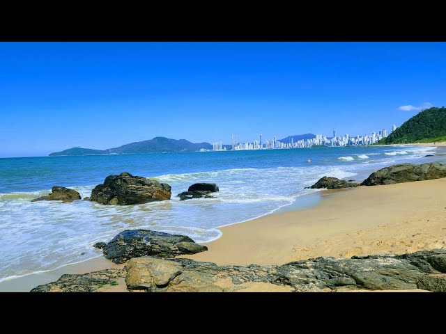 Praia do  Buraco..Balneário Camboriú SC dia 21.04.2024. ( passeio a pé)