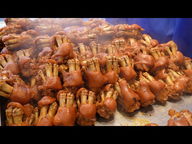 매운 볶음 불 족발이 10000원? 두모녀가 만드는 모래내시장 족발 맛집 / Jokbal, Pig's Trotter - Korean Street Food