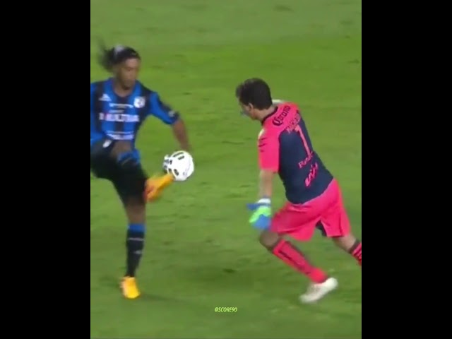Rare Ronaldinho Moments