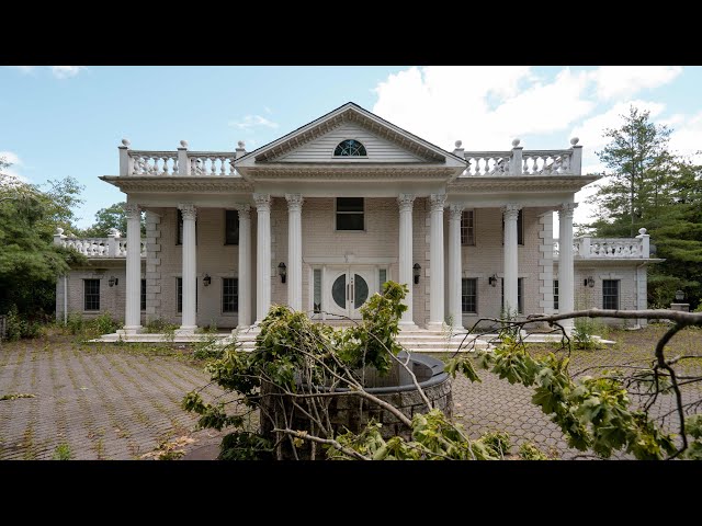 Exploring Mafia Boss John Gotti's Abandoned Mansion - Found Secret Room/Guns