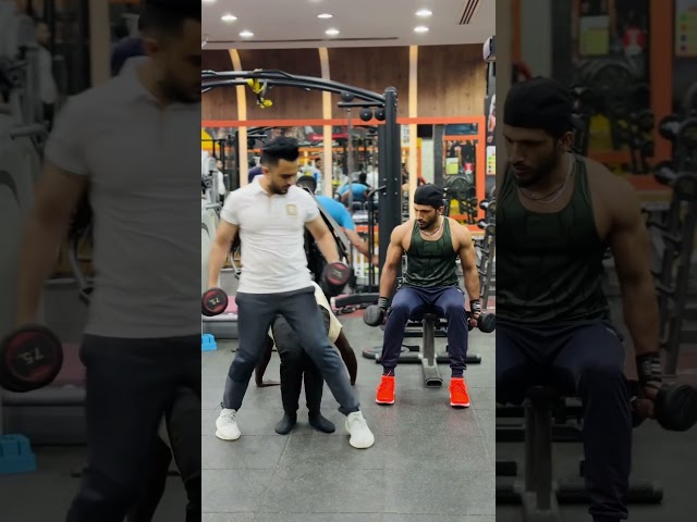 Guys tell in comment how is style of waidy paiyan in the GYM#Abdul_Ghafoor#Muhammad_Shakoor