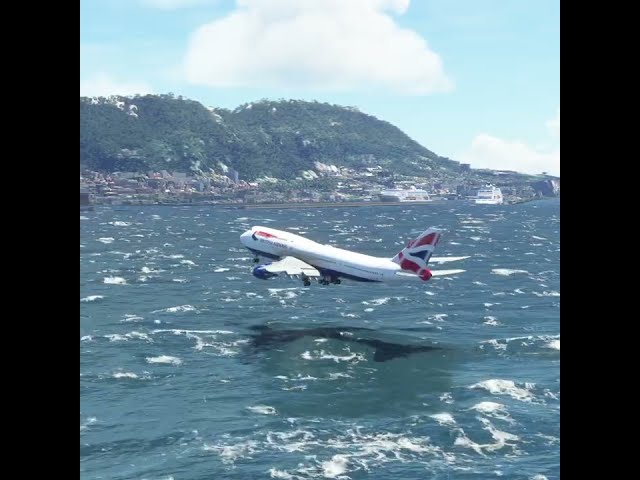 Hard Landing Boeing 747 at Gibraltar Airport #shorts